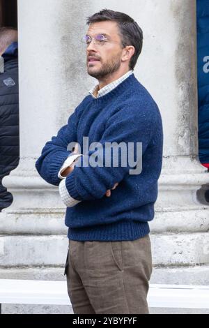 Anthony Bailey dreht Szenen für Jurassic World an der Greenwich University. Stockfoto