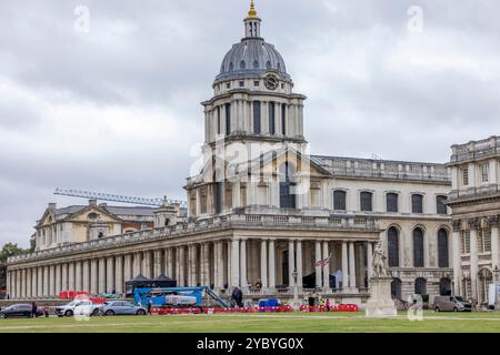 Anthony Bailey dreht Szenen für Jurassic World an der Greenwich University. Stockfoto