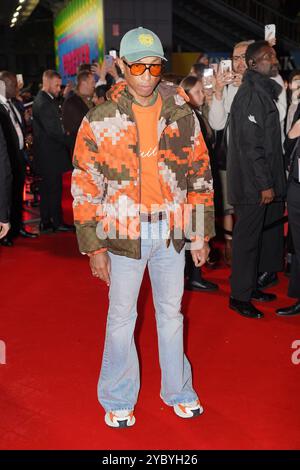 Pharrell Williams nimmt am BFI London Film Festival Teil, wo er Stück für Stück in der Royal Festival Hall im Southbank Centre in London vorführt. Bilddatum: Sonntag, 20. Oktober 2024. Stockfoto