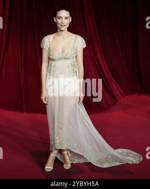 Los Angeles, USA. Oktober 2024. Rooney Mara trifft am Samstag, den 19. Oktober 2024, auf der 4. Jährlichen Academy Museum Gala im Academy Museum of Motion Pictures in Los Angeles ein. (Foto: Sthanlee B. Mirador/SIPA USA) Credit: SIPA USA/Alamy Live News Stockfoto