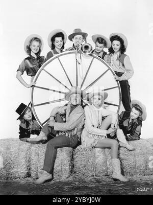 MICKEY ROONEY, JUDY GARLAND und Band Leader TOMMY DORSEY auf einem Werbefoto für GIRL CRAZY 1943 Regisseur NORMAN TAUROG Music GEORGE und IRA GERSHWIN Costume Design IRENE Produzent ARTHUR FREED Metro Goldwyn Mayer Stockfoto