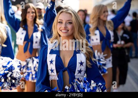 Austin, Vereinigte Staaten. Oktober 2024. Dallas Cowboys Cheerleader NFL, USA, Formel 1 Weltmeisterschaft, Pirelli Grand Prix der Vereinigten Staaten von Amerika, Circuit of the Americas Austin, Rennen, 20.10.2024 Foto: Eibner-Pressefoto/Michael Memmler Credit: dpa/Alamy Live News Stockfoto