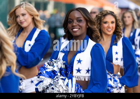 Austin, Vereinigte Staaten. Oktober 2024. Dallas Cowboys Cheerleader NFL, USA, Formel 1 Weltmeisterschaft, Pirelli Grand Prix der Vereinigten Staaten von Amerika, Circuit of the Americas Austin, Rennen, 20.10.2024 Foto: Eibner-Pressefoto/Michael Memmler Credit: dpa/Alamy Live News Stockfoto