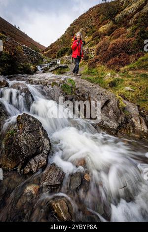 Wanderer im Carding Mill Valley, Shropshire, England, Großbritannien Stockfoto