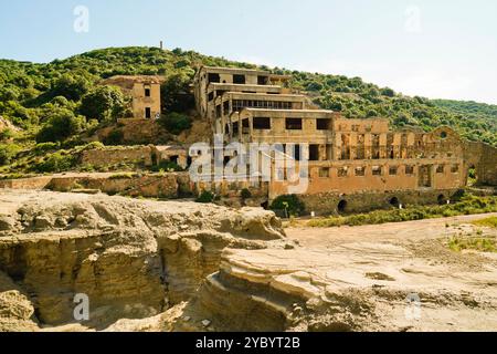 Das verlassene Bergwerk Seddas Modditzis in Gonnusa, Sulcis Iglesiense, Arbus, Provinz Südsardinien, Italien Stockfoto