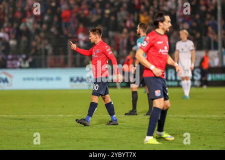 Unterhaching, Deutschland. Oktober 2024. Simon Skarlatidis (SpVgg Unterhaching, 30), SpVgg Unterhaching vs. TSV 1860 München, Fussball, 3. Liga, 10. Spieltag, Saison 2024/2025, 20.10.2024, DFL-VORSCHRIFTEN VERBIETEN DIE VERWENDUNG VON FOTOS ALS BILDSEQUENZEN, Foto: Eibner-Pressefoto/Jenni Maul Credit: dpa/Alamy Live News Stockfoto