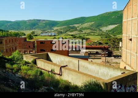 Ehemaliger Bahnhof des Bergwerks Monteponi, verlassenes Bergwerk von Monteponi, in Iglesias, Sulcis Iglesiense, Provinz Südsardinien, Italien Stockfoto