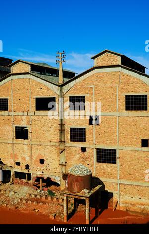 Ehemaliger Bahnhof des Bergwerks Monteponi, verlassenes Bergwerk von Monteponi, in Iglesias, Sulcis Iglesiense, Provinz Südsardinien, Italien Stockfoto