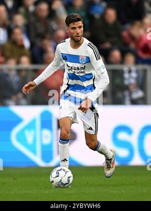 ZWOLLE - Anouar El Azzouzi von PEC Zwolle während des niederländischen Eredivisie-Spiels zwischen PEC Zwolle und NAC Breda im MAC3Park Stadion am 20. Oktober 2024 in Zwolle, Niederlande. ANP GERRIT VAN KEULEN Stockfoto