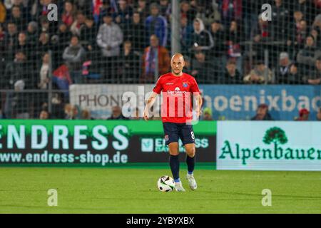 Unterhaching, Deutschland. Oktober 2024. Manuel Stiefler (SpVgg Unterhaching, 08), SpVgg Unterhaching vs. TSV 1860 München, Fussball, 3. Liga, 10. Spieltag, Saison 2024/2025, 20.10.2024, DFL-VORSCHRIFTEN VERBIETEN DIE VERWENDUNG VON FOTOS ALS BILDSEQUENZEN, Foto: Eibner-Pressefoto/Jenni Maul Credit: dpa/Alamy Live News Stockfoto