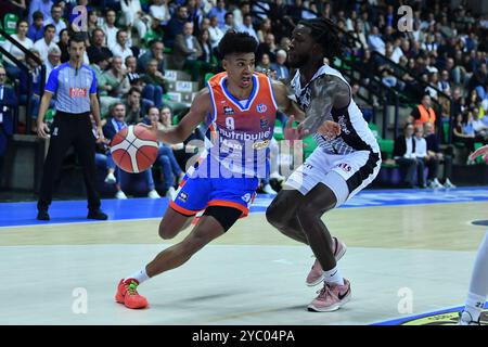 Treviso, Italien. Oktober 2024. Treviso's DAVID TORRESANI in Aktion während des Spiels Nutribullet Treviso - Dolomiti Energia Trentino Match der regulären Saison Lega Basket Serie A 2024/2025 - Runde 4 in Treviso (Italien), 20. Oktober 2024 (Foto: M. Gregolin/Ciamillo/LaPresse) Credit: LaPresse/Alamy Live News Stockfoto