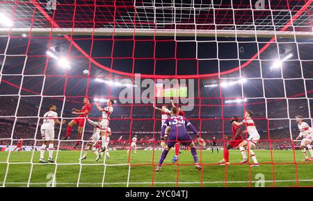 Alexander Nuebel, Nübel, VFB 33 im Spiel FC BAYERN MÜNCHEN - VFB STUTTGART 4-0 am 19. Oktober 2024 in München. Saison 2024/2025, 1.Bundesliga, FCB, München, Spieltag 7, 7.Spieltag Fotograf: Peter Schatz - DFL-VORSCHRIFTEN VERBIETEN JEDE VERWENDUNG VON FOTOGRAFIEN als BILDSEQUENZEN und/oder QUASI-VIDEO - Stockfoto