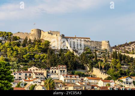 Festung Fortica (Tvrđava Fortica) aus dem 16. Jahrhundert in der Stadt Hvar, Insel Hvar, Kroatien Stockfoto