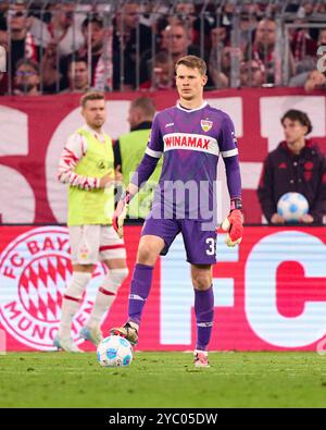 Alexander Nuebel, Nübel, VFB 33 Torwart im Spiel FC BAYERN MÜNCHEN - VFB STUTTGART 4-0 am 19. Oktober 2024 in München. Saison 2024/2025, 1.Bundesliga, FCB, München, Spieltag 7, 7.Spieltag Fotograf: Peter Schatz - DFL-VORSCHRIFTEN VERBIETEN JEDE VERWENDUNG VON FOTOGRAFIEN als BILDSEQUENZEN und/oder QUASI-VIDEO - Stockfoto