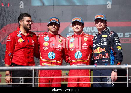 JAIN Ravin, Leiter der Rennstrategie der Scuderia Ferrari, Porträt, SAINZ Carlos (Spa), Scuderia Ferrari SF-24, Porträt, LECLERC Charles (mco), Scuderia Ferrari SF-24, Portrait und VERSTAPPEN Max (Ned), Red Bull Racing RB20, Porträtpodest-Feier während des Formel 1 Pirelli United States Grand Prix 2024, 19. Runde der Formel 1 Weltmeisterschaft 2024 vom 18. bis 20. Oktober 2024 auf dem Circuit of the Americas, in Austin, USA Stockfoto