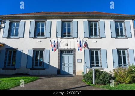 Frankreich, Region Auvergne-Rhone-Alpes, Thuret (Département Puy-de-Dome), La Mairie de Thuret (Rathaus) Stockfoto