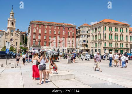 Split Kroatien, Altstadt, Uferpromenade von Splitska Riva, Kirche und Kloster des Heiligen Franziskus, Crkva i samostan sv. Frane, Barock und Gotik Stockfoto