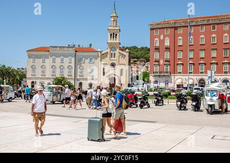 Split Kroatien, Altstadt, Uferpromenade von Splitska Riva, Kirche und Kloster des Heiligen Franziskus, Crkva i samostan sv. Frane, Barock und Gotik Stockfoto