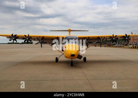 Quantico, Usa. 23. September 2024. Das neue Ultra Short Hybrid Electra Aircraft, ein hybrides elektrisches Lufttaxi, das von Testpilot Cody Allee betrieben wird, führt am 23. September 2024 in Quantico, Virginia, eine Live-Demonstration von Dual-Use-Fähigkeiten in der Marine Corps Air Facility durch. Quelle: Sgt. Miranda DeKorte/USA Marines/Alamy Live News Stockfoto