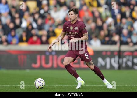 Wolverhampton, Großbritannien. August 2024. John Stones aus Manchester City während des Premier League-Spiels zwischen den Wolverhampton Wanderers und Manchester City in Molineux, Wolverhampton am Sonntag, den 20. Oktober 2024. (Foto: Gustavo Pantano | MI News) Credit: MI News & Sport /Alamy Live News Stockfoto