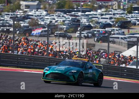 Austin, USA. Oktober 2024. Safety Car - Aston Martin Vantage während des Formel-1-Rennens Pirelli United States Grand Prix 2024, das auf dem Circuit of Americas in Austin, TX (USA) stattfinden soll 18.-20. September 2024 Credit: Alessio de Marco/Alamy Live News Stockfoto