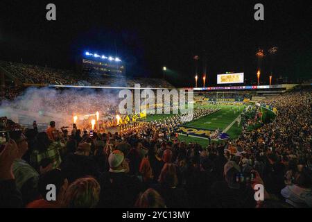 Morgantown, WV, USA. Oktober 2024. 19. Oktober 2024: PREGAME während der West Virginia University Mountaineers (WVU) gegen die Kansas State Wildcats in Morgantown, WV im Milan Puskar Stadium. Bradley Martin/scheinbare Media Group (Kreditbild: © AMG/AMG Via ZUMA Press Wire) NUR REDAKTIONELLE VERWENDUNG! Nicht für kommerzielle ZWECKE! Stockfoto