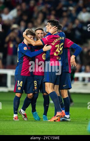 Barcelona. Oktober 2024. Spieler des FC Barcelona feiern ein Tor während des Fußballspiels La Liga zwischen dem FC Barcelona und Sevilla FC in Barcelona, Spanien, am 20. Oktober 2024. Credit: Joan gosa/Xinhua/Alamy Live News Stockfoto