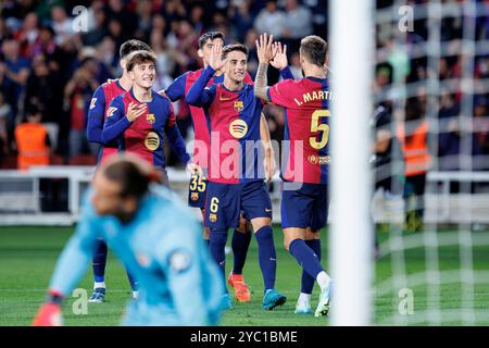 Barcelona, Spanien. Oktober 2024. Barcelona-Spieler feiern ein Tor beim LaLiga EA Sports Spiel zwischen dem FC Barcelona und Sevilla FC bei den Estadi Olimpic Lluis Companys. Quelle: Christian Bertrand/Alamy Live News Stockfoto