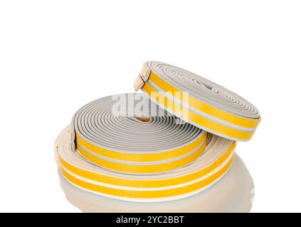 Tür- und Fensterdichtungen Nahaufnahme, Nahaufnahme, isoliert auf weißem Hintergrund. Stockfoto