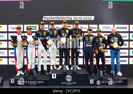 Siegerpodium Hockenheimring Rennen 2, von links: Jonas Karklys (LIT) / Pablo Schumm (DEU), #8, Audi R8 LMS GT3 evo2, Team: LIQUI Moly Team Engstler by Nordpass (DEU), Leon Koehler (DEU 2024) / Maxime Oosten (NDL), #54 296, BMW M4 GT3, Team: FK Performance (DEU), Sieger Rennen Emil Frey Racing (che) und Klaus Landgraf (Teamchef Landgraf Motorsport) Motorsport, ADAC GT Mast Stockfoto