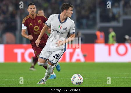 Rom, Latium. Oktober 2024. Benjamin Pavard of Inter während des Spiels der Serie A zwischen Roma und Inter im Olympiastadion, Italien, 20. Oktober 2024. Gutschrift: massimo insabato/Alamy Live News Stockfoto