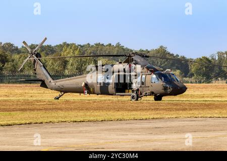 Schwedische Streitkräfte Sikorsky UH-60M Black Hawk Helicopter (Hkp16A) aus Linköping-Malmen. Kleine Brogel, Belgien - 20. September 2024 Stockfoto