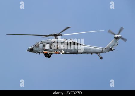 US Navy MH-60S Seahawk Hubschrauber im Flug während NATO Übung BALTOPS24. Kiel, Deutschland - 7. Juni 2024 Stockfoto