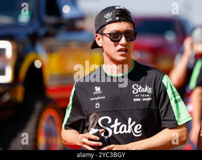 Austin, USA. Oktober 2024. Zhou Guanyu beim Formel-1-Grand Prix von Pirelli der Vereinigten Staaten vom Tower in Austin, Texas am 20. Oktober 2024. (Foto: Stephanie Tacy/SIPA USA) Credit: SIPA USA/Alamy Live News Stockfoto