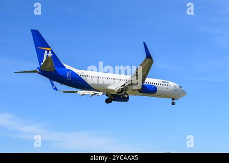 Flughafen Zante, Zakinthos, Griechenland am 14. Oktober 2024. Jet Time Airlines Boeing 737 kommt an Stockfoto