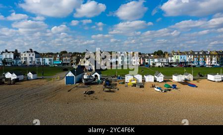 Niedrige Höhe, aus der Vogelperspektive auf Walmer Lifeboat Station, The Strand, Walmer Green, Deal, Kent Stockfoto