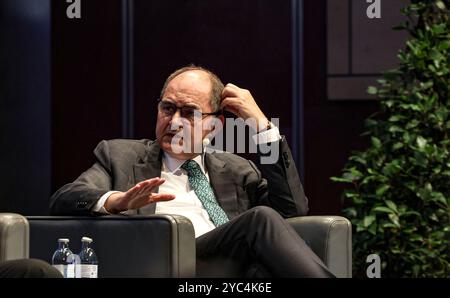 Salzburg, Österreich, Österreich. Oktober 2024. CHRISTIAN SCHMIDT, hoher Vertreter für Bosnien-Herzegowina, spricht auf dem 20. Europa-Gipfel in Salzburg, einem Treffen, bei dem Vertreter und Staats- und Regierungschefs der 27 europäischen Staaten zusammenkommen. Die Fragen der EU-Erweiterung sind ein großes Anliegen für die EU-Nationen, und die Frage nach Geschwindigkeit und Vorteilen hat zu einer teilweisen Teilung der staaten geführt. Quelle: ZUMA Press, Inc./Alamy Live News Stockfoto