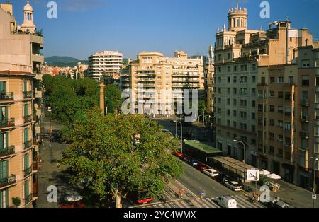 Passeig de Saint Joan, im Viertel Eixample von Barcelona, Spanien, mit Blick nach Norden Stockfoto