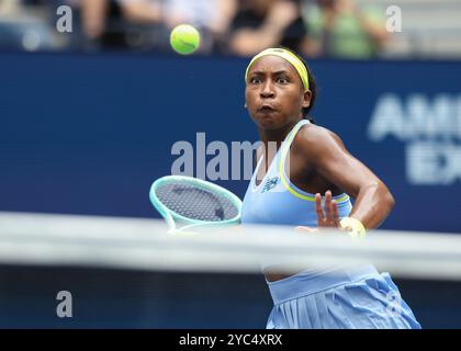 Tennisspieler Coco Gauff in Aktion bei den US Open 2024 Championships, Billie Jean King Tennis Center, Queens, New York, USA. Stockfoto