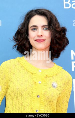 CA. 20. Oktober 2024. Margaret Qualley bei Ankunft für das Newport Beach Film Festival 2024 Honors? Programm, Balboa Bay Resort, Newport Beach, CA, 20. Oktober, 2024. Quelle: Priscilla Grant/Everett Collection/Alamy Live News Stockfoto