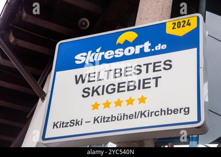 In Kitzbühel wurde das Skigebiet Kitzbühel/Kirchberg vom SKIRESORT 2024 zum besten Skigebiet der Welt gewählt Stockfoto