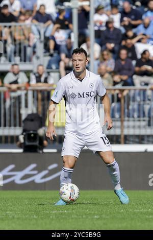 Der kosovarische Verteidiger Amir Rrahmani kontrolliert den Ball während des Fußballspiels der Serie A Empoli gegen den SSC Napoli am 20. Oktober 2024 im Carlo Castellani Stadion in Empoli. Stockfoto