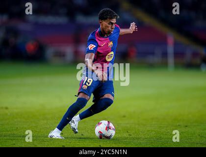 Barcelona, Spanien. Oktober 2024. Lamine Yamal vom FC Barcelona während des La Liga EA Sports Spiels zwischen dem FC Barcelona und Sevilla FC spielte am 20. Oktober 2024 im Lluis Companys Stadium in Barcelona, Spanien. (Foto: Sergio Ruiz/Imago) Credit: PRESSINPHOTO SPORTS AGENCY/Alamy Live News Stockfoto