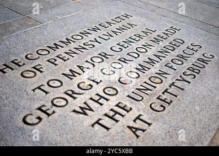 WASHINGTON DC, USA – das General George Meade Memorial, das sich an der Pennsylvania Avenue in der Nähe des Kapitols befindet, erinnert an den General der Union Army, der dafür bekannt ist, die Armee der Potomac in der Schlacht von Gettysburg zum Sieg zu führen. Die 1927 von Henry Kirke Bush-Brown geweihte Bronzestatue ehrt Meades Führung während des Amerikanischen Bürgerkriegs. Stockfoto