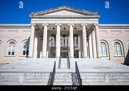 WASHINGTON DC, Vereinigte Staaten – der District of Columbia Court of Appeals im Herzen von Washington, DC, ist das höchste Gericht für den District of Columbia. Dieses prominente Justizgebäude ist ein wichtiger Bestandteil der rechtlichen und staatlichen Infrastruktur der Stadt, da es Rechtsmittelverfahren von unteren Gerichten bearbeitet und eine entscheidende Rolle bei der Justizverwaltung spielt. Stockfoto