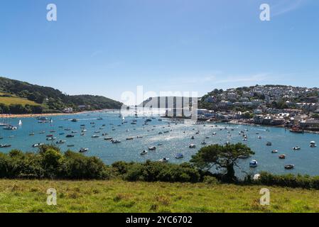 South Hams Stadt Salcombe und die Salcombe Mündung während der Sommerferien vom Snapes Point aus gesehen Stockfoto