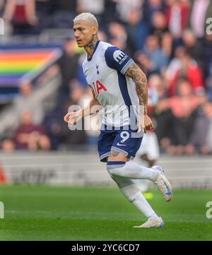 London, Großbritannien. Oktober 2024. Tottenham Hotspur / West Ham Utd - Premier League - Tottenham Hotspur Stadium. Tottenhams Richarlison in Aktion. Bildnachweis: Mark Pain / Alamy Live News Stockfoto