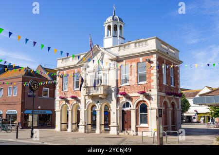 Christchurch Town Council Büros im Old Town Hall Gebäude an der High Street und dem Saxon Square in Christchurch Dorset England Großbritannien GB Europa Stockfoto