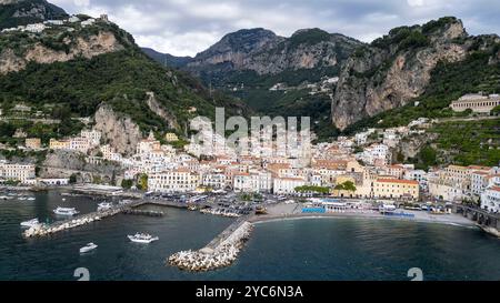 Luftaufnahme der Stadt Amalfi, Kampanien, Italien Stockfoto