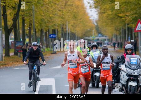 Yalemzerf Yehualaw mit Pacers beim TCS Marathon in Amsterdam, Niederlande 20-10-2024 Stockfoto